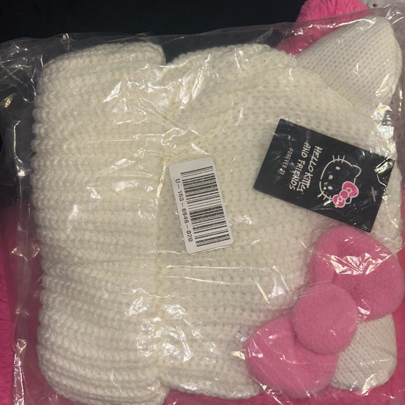 (SOLD ON HOLD DO NOT BUY) HELLO KITTY FOREVER 21 BEANIE HAT NEW SEALED - Picture 3 of 5